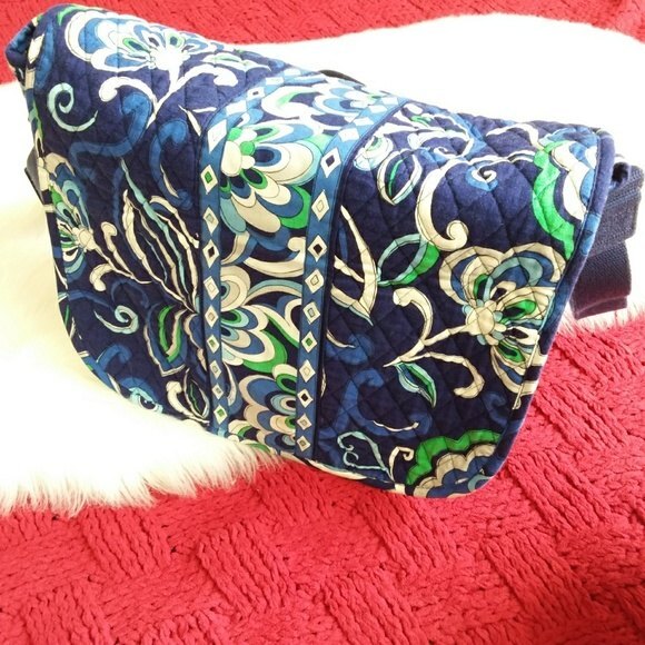 Vera Bradley Blue Print Messenger Bag Flap Close Shoulder Strap - Picture 8 of 9
